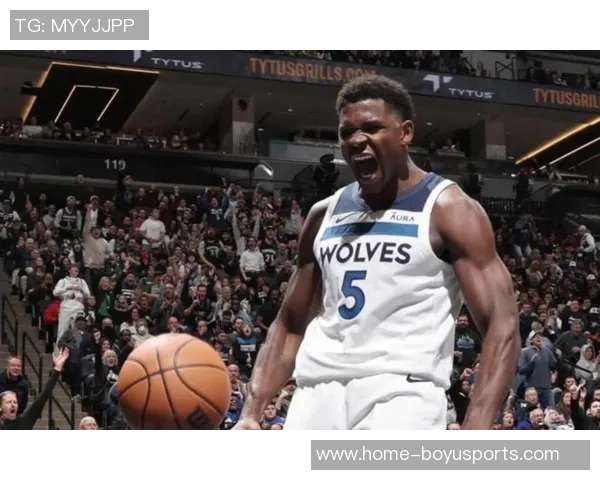 爱德华兹首节表现抢眼9投4中三分球命中率待提升